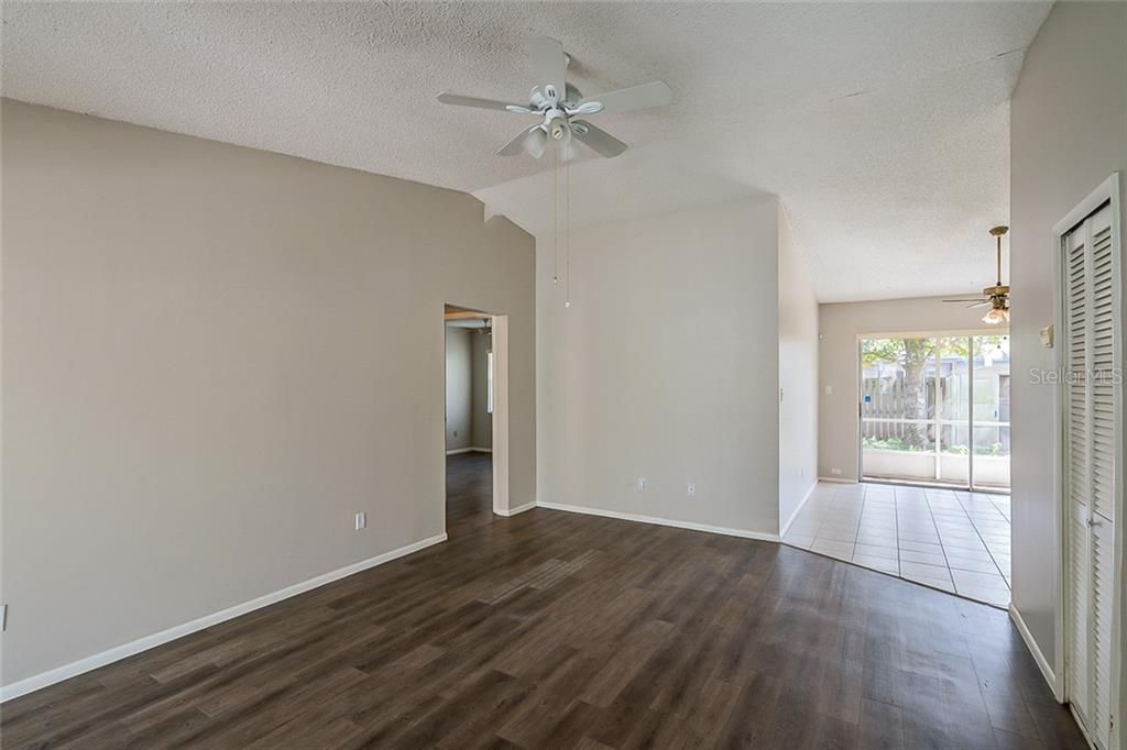 Recently Sold: $210,000 (3 beds, 2 baths, 1080 Square Feet)