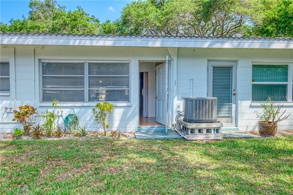 Recently Sold: $71,000 (1 beds, 1 baths, 985 Square Feet)