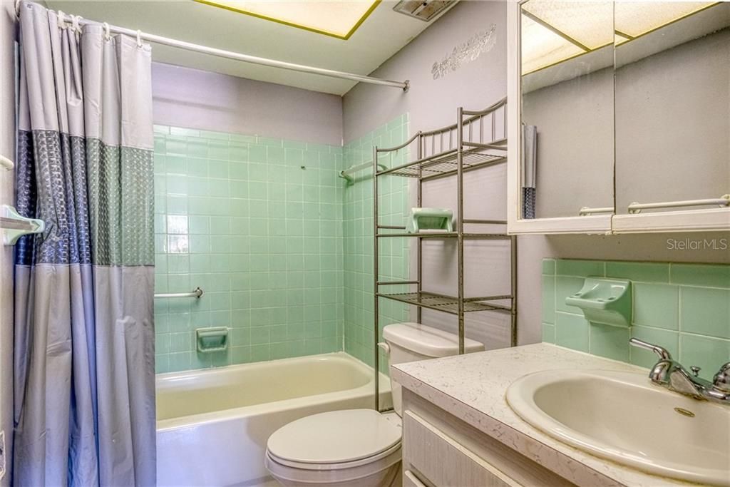 Недавно продано: $71,000 (1 спален, 1 ванн, 985 Квадратных фут)