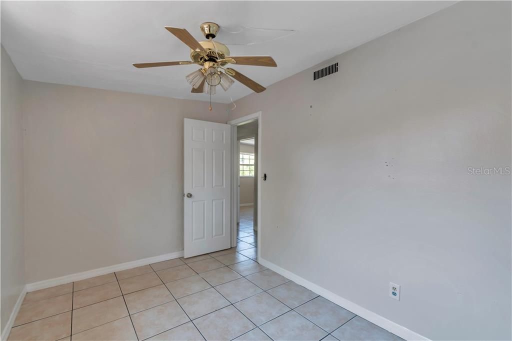 Recently Sold: $235,000 (3 beds, 1 baths, 1098 Square Feet)