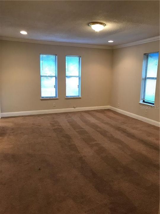 Recently Rented: $925 (3 beds, 1 baths, 1596 Square Feet)