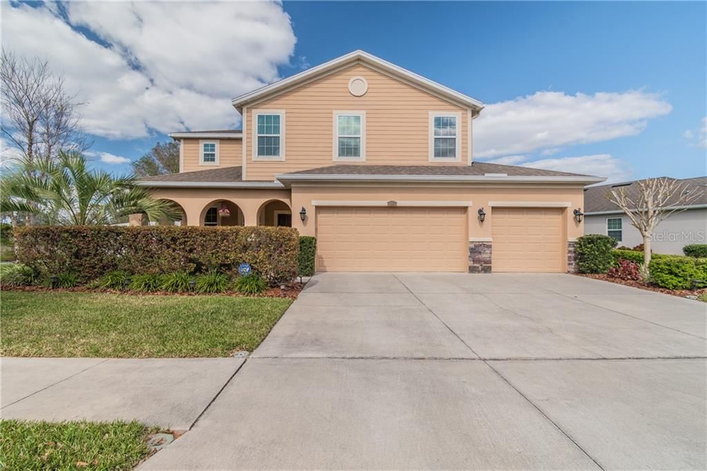 Recently Sold: $445,000 (5 beds, 4 baths, 3576 Square Feet)
