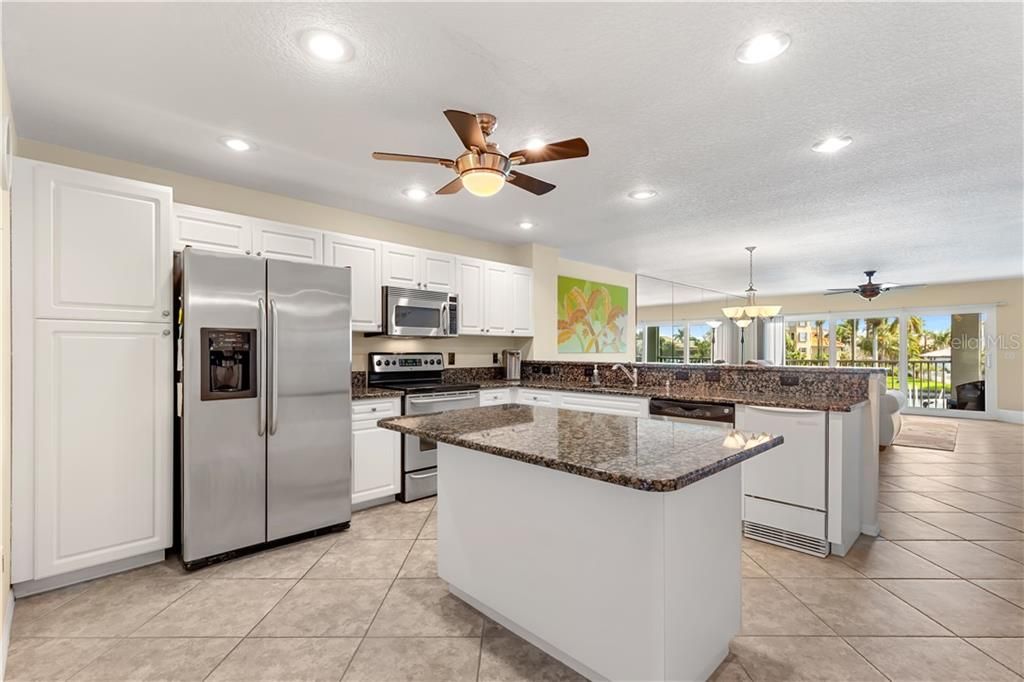 Recently Sold: $610,000 (3 beds, 3 baths, 2100 Square Feet)