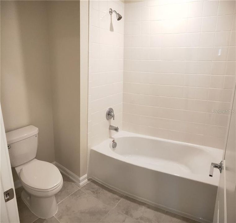 最近租的: $2,650 (5 贝兹, 2 浴室, 2499 平方英尺)