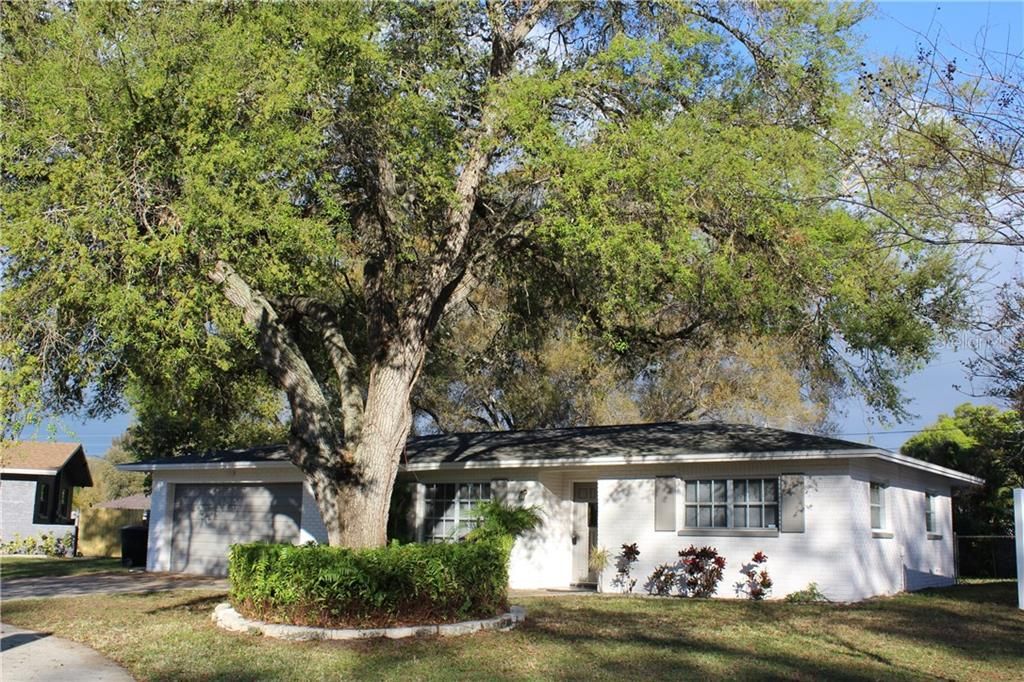 Recently Rented: $1,975 (3 beds, 2 baths, 1355 Square Feet)