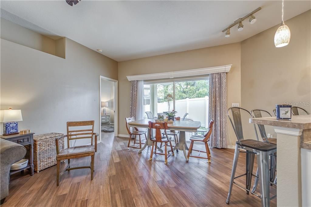 Recently Sold: $250,000 (3 beds, 2 baths, 1475 Square Feet)