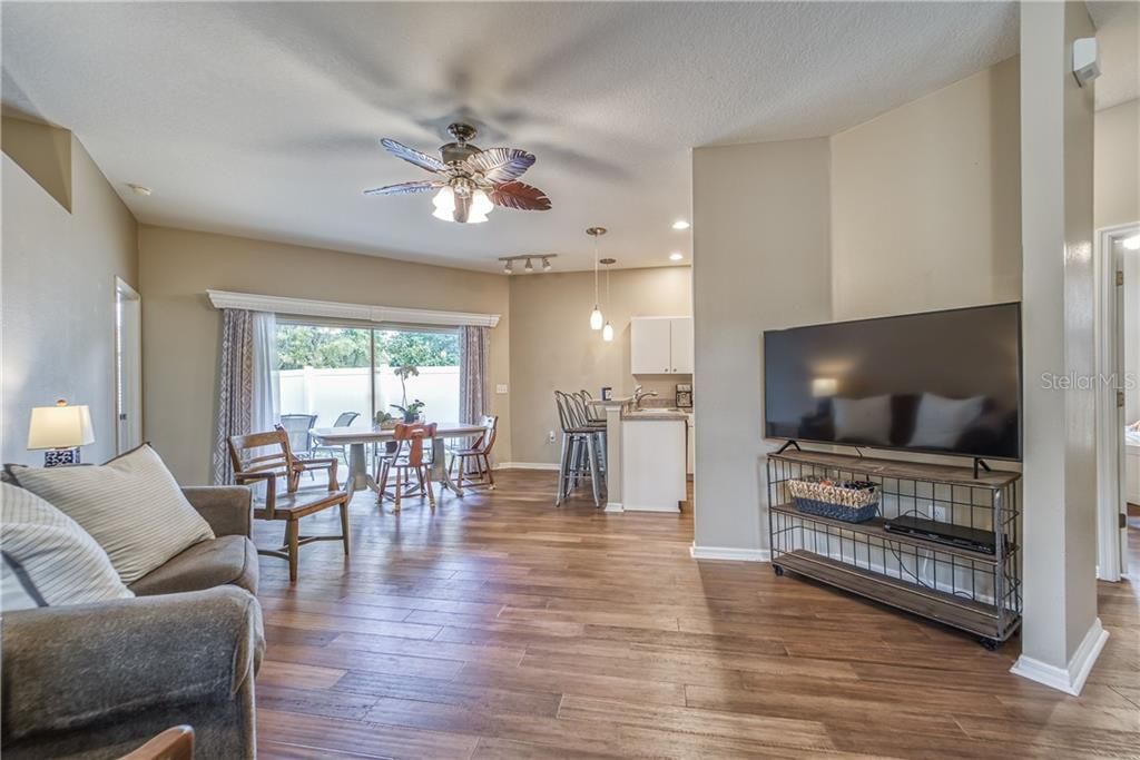 Recently Sold: $250,000 (3 beds, 2 baths, 1475 Square Feet)