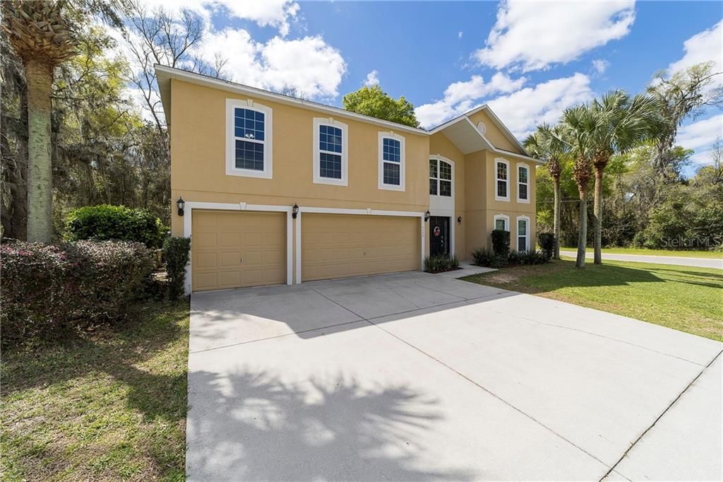 Recently Sold: $349,000 (6 beds, 4 baths, 3911 Square Feet)