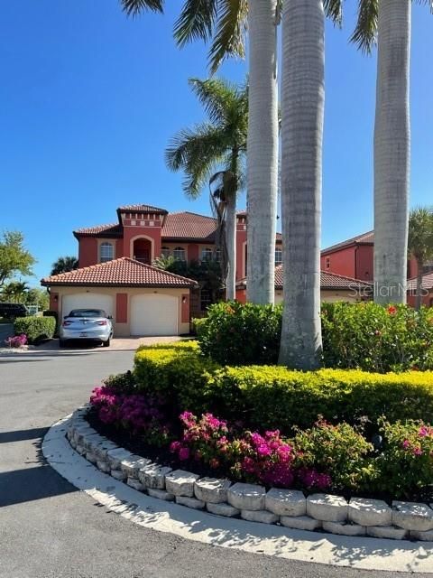 Recently Rented: $2,100 (3 beds, 2 baths, 1596 Square Feet)
