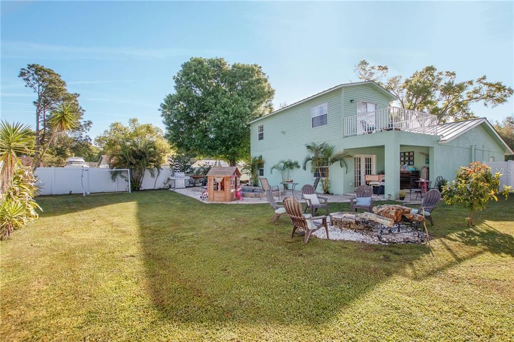 Recently Sold: $360,000 (5 beds, 4 baths, 2038 Square Feet)