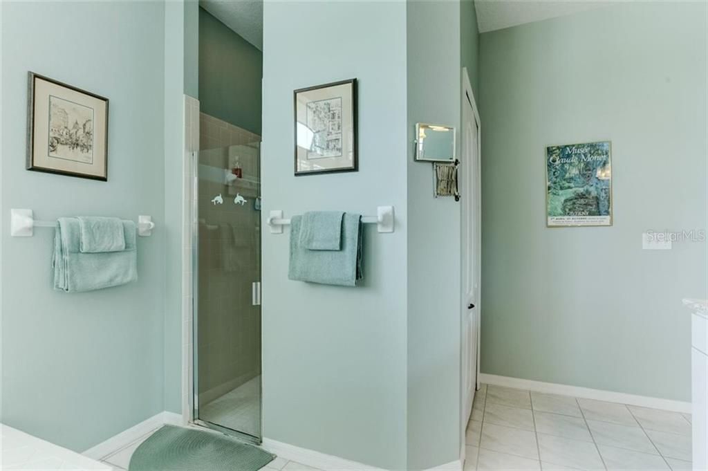 最近售出: $369,000 (4 贝兹, 2 浴室, 2154 平方英尺)