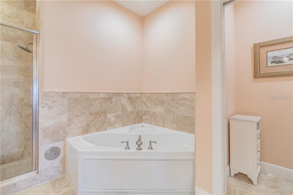 最近售出: $815,000 (3 贝兹, 3 浴室, 1972 平方英尺)