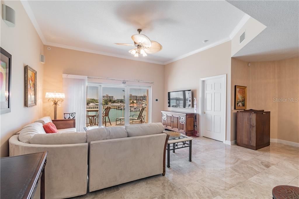 Recently Sold: $815,000 (3 beds, 3 baths, 1972 Square Feet)