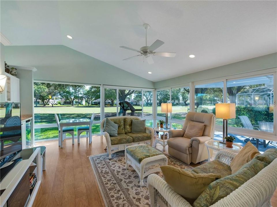 Large Florida Room on Golf Course!