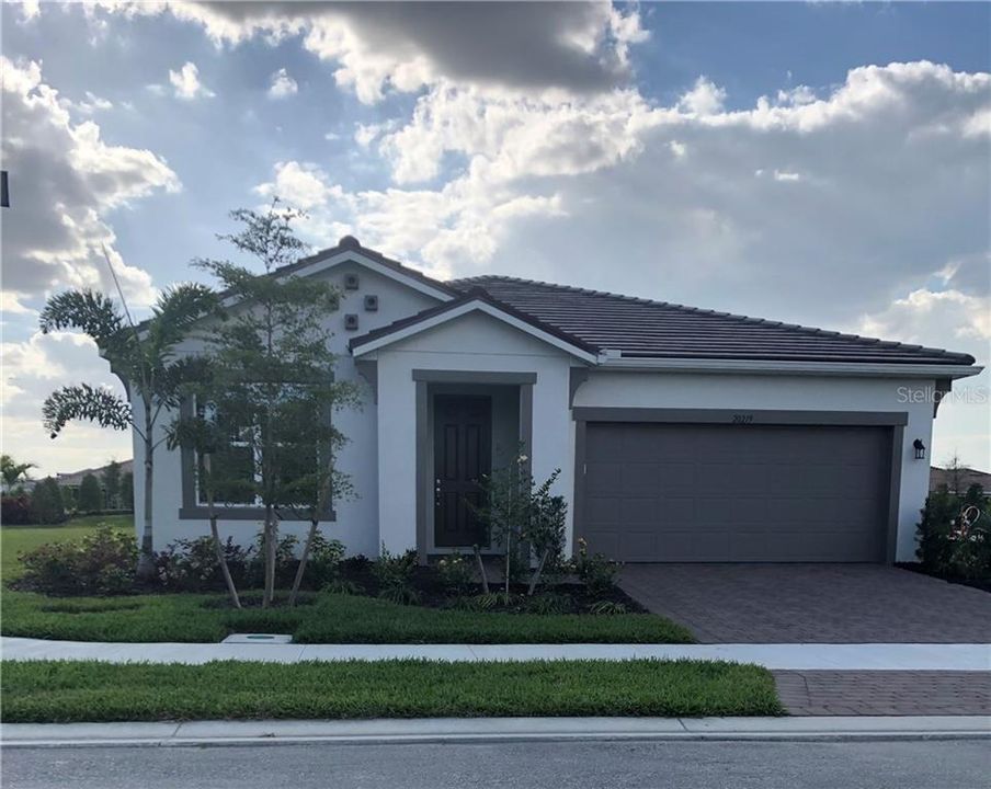 最近售出: $409,900 (3 贝兹, 2 浴室, 2381 平方英尺)