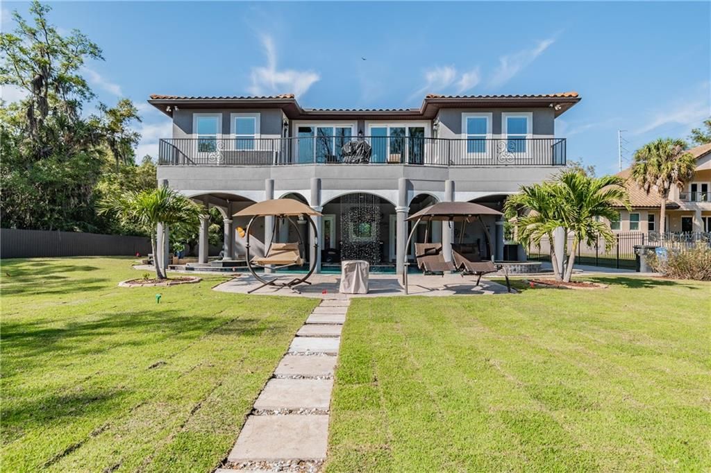 Recently Sold: $849,000 (3 beds, 2 baths, 2208 Square Feet)