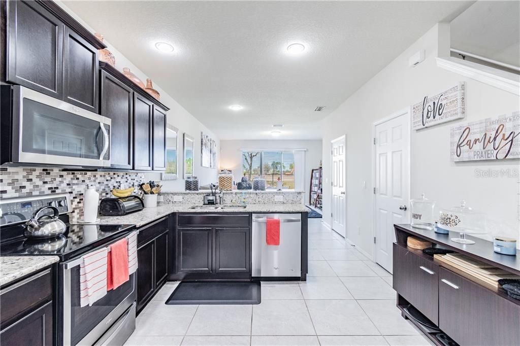 Recently Sold: $196,000 (2 beds, 2 baths, 1496 Square Feet)
