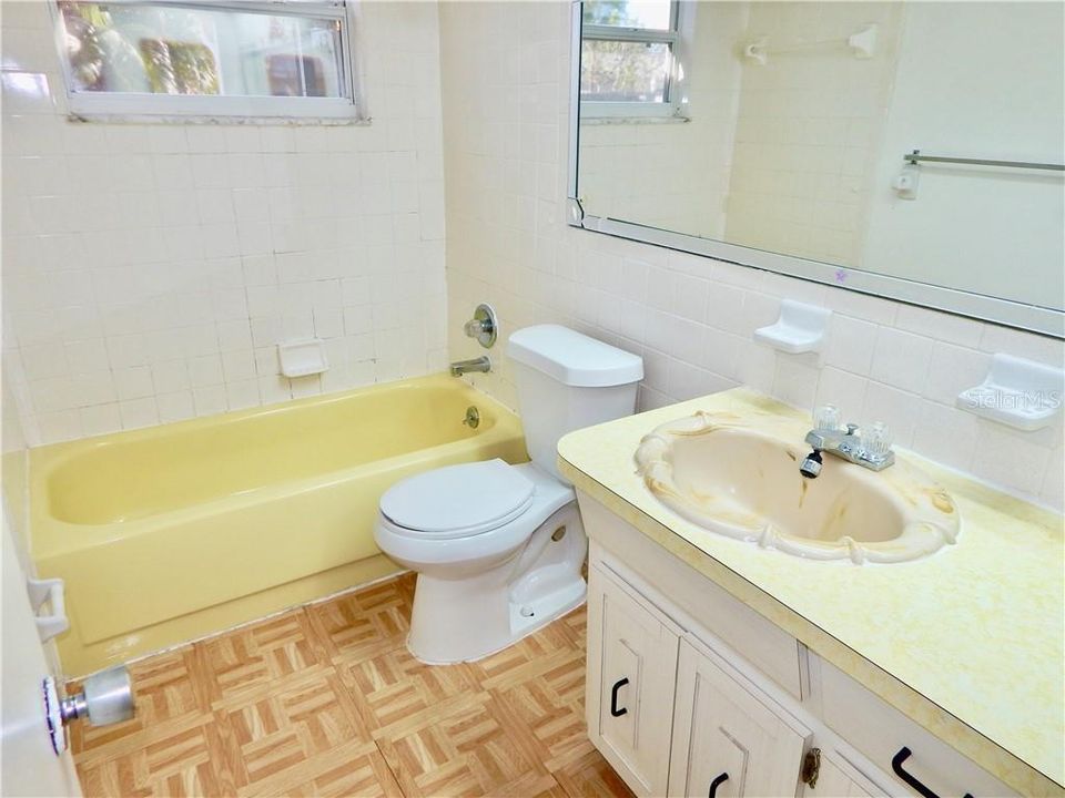 最近租的: $1,100 (2 贝兹, 2 浴室, 970 平方英尺)