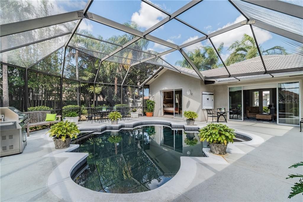Recently Sold: $600,000 (3 beds, 2 baths, 2436 Square Feet)