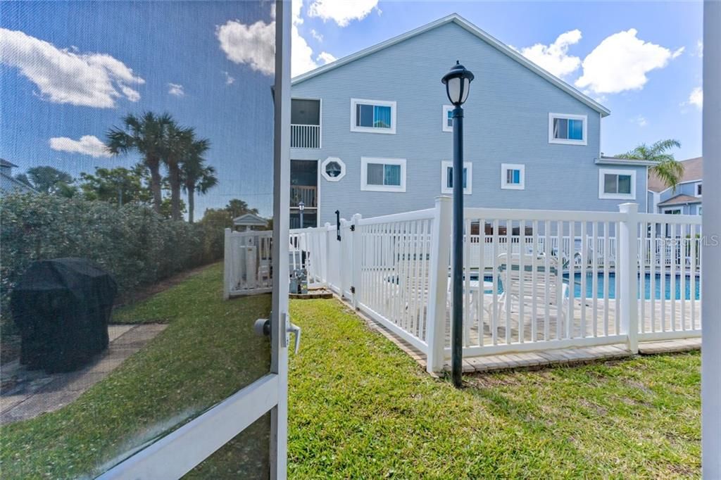 Recently Sold: $489,000 (3 beds, 3 baths, 1616 Square Feet)