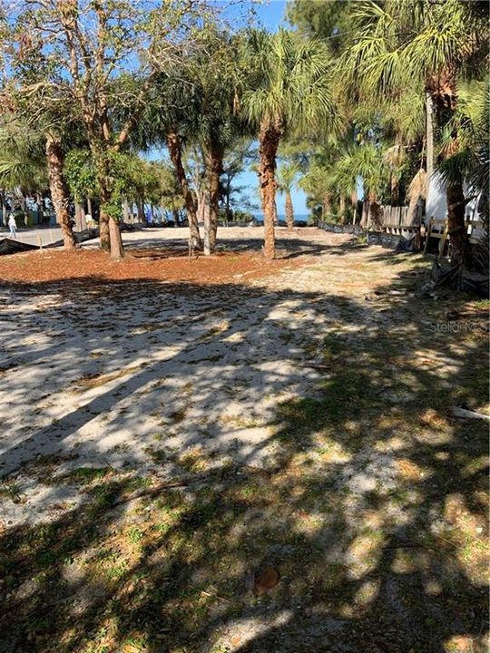 Vendido Recientemente: $2,800,000 (0.37 acres)