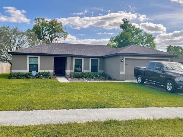 Recently Sold: $240,000 (3 beds, 2 baths, 1463 Square Feet)