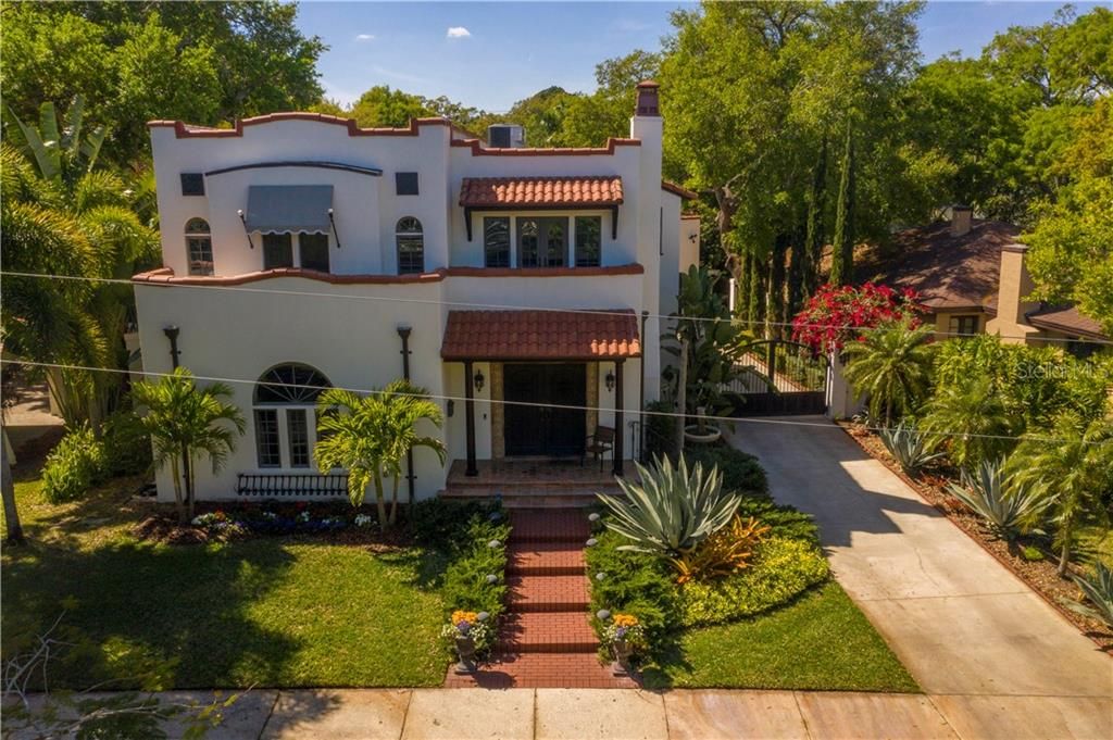 Recently Sold: $2,150,000 (4 beds, 4 baths, 3938 Square Feet)