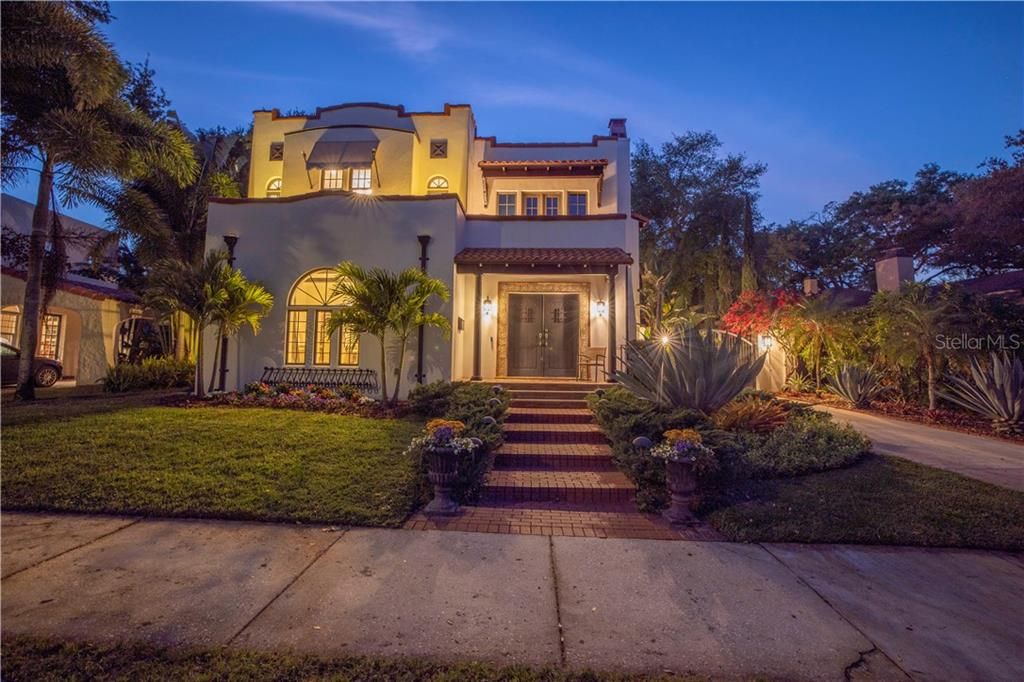 Recently Sold: $2,150,000 (4 beds, 4 baths, 3938 Square Feet)