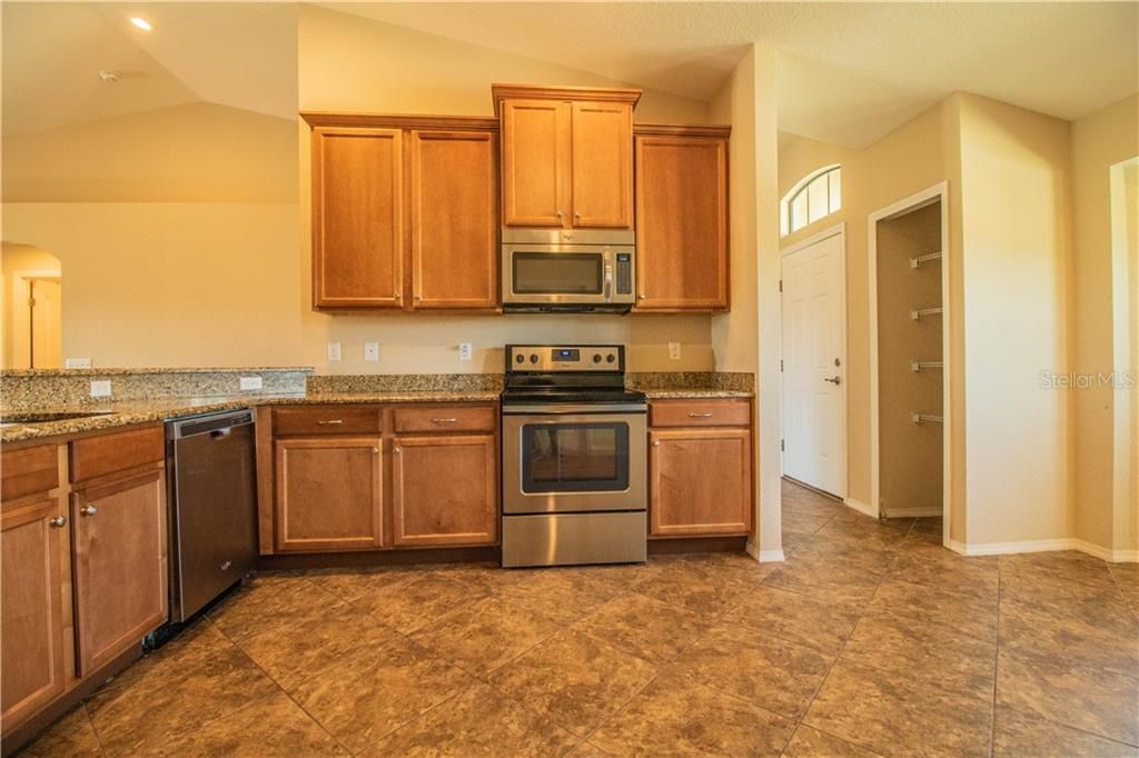 Recently Sold: $239,750 (3 beds, 2 baths, 1748 Square Feet)