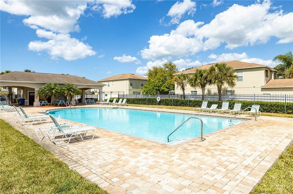 Recently Sold: $290,000 (4 beds, 2 baths, 2702 Square Feet)
