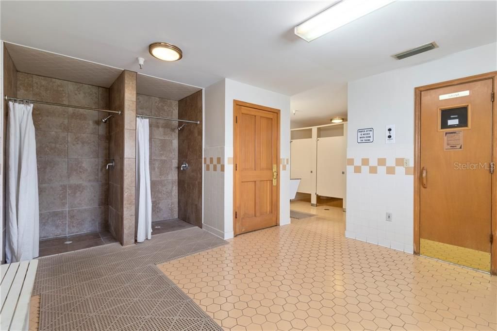 Recently Sold: $205,000 (2 beds, 2 baths, 1390 Square Feet)
