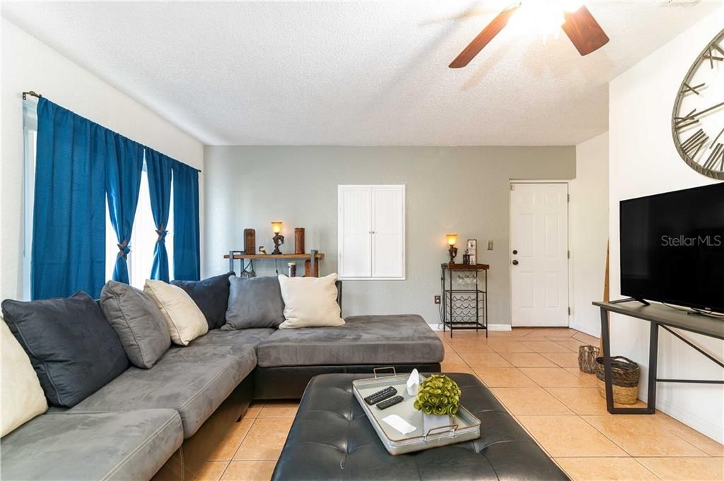 Recently Sold: $415,000 (3 beds, 2 baths, 1913 Square Feet)