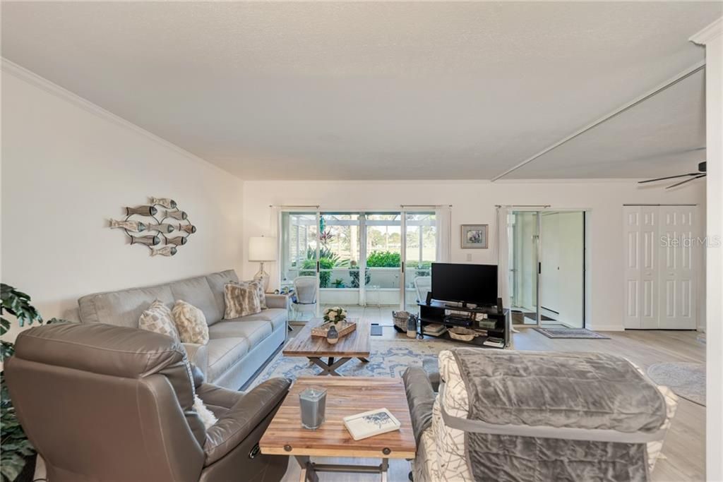 Recently Sold: $225,000 (2 beds, 2 baths, 1176 Square Feet)