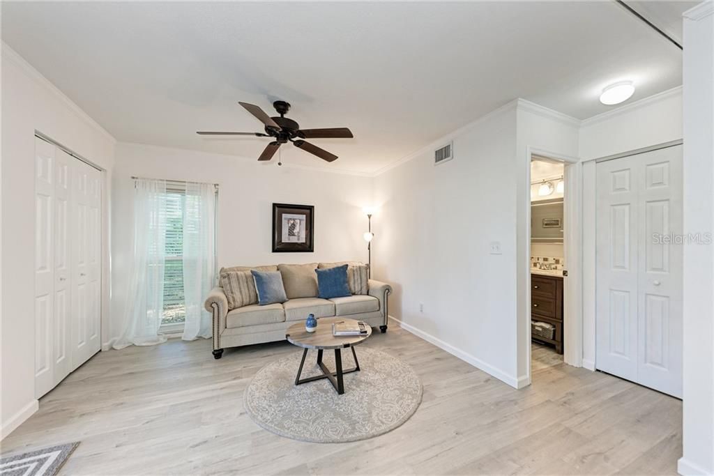 Recently Sold: $225,000 (2 beds, 2 baths, 1176 Square Feet)
