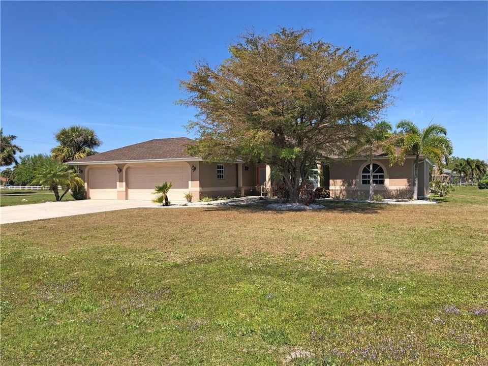 Recently Sold: $399,900 (3 beds, 2 baths, 2196 Square Feet)