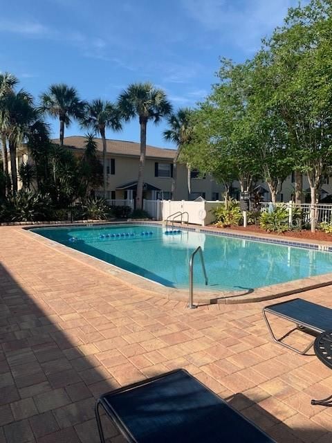 Recently Sold: $125,000 (2 beds, 2 baths, 874 Square Feet)