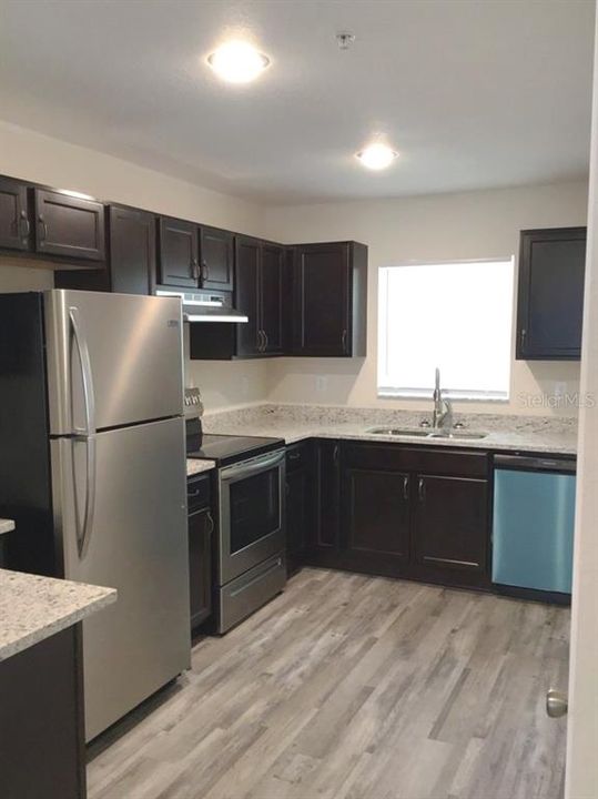 Recently Rented: $995 (2 beds, 2 baths, 975 Square Feet)
