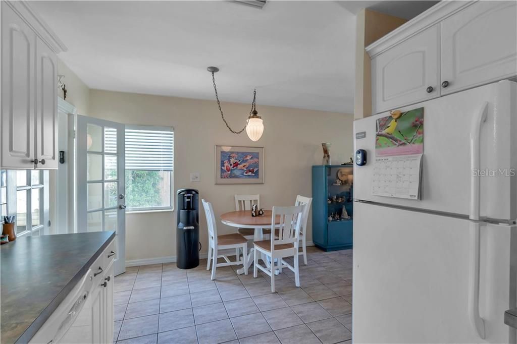 Recently Sold: $475,500 (2 beds, 1 baths, 967 Square Feet)