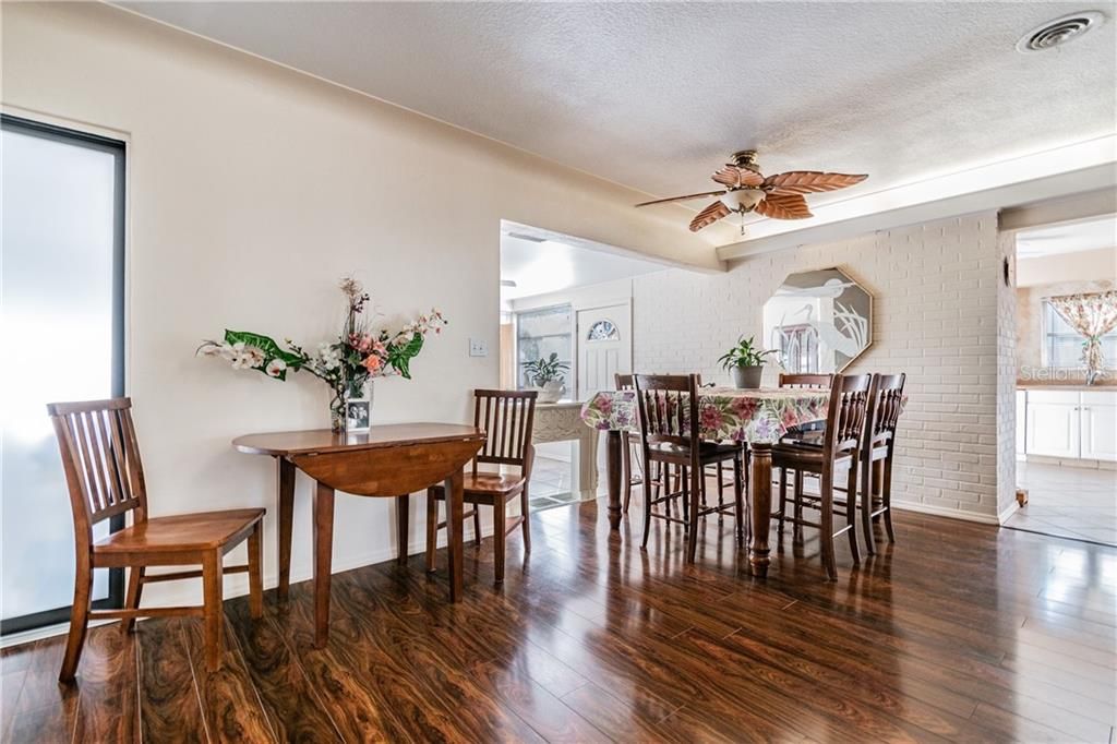 Recently Sold: $367,500 (3 beds, 2 baths, 1740 Square Feet)