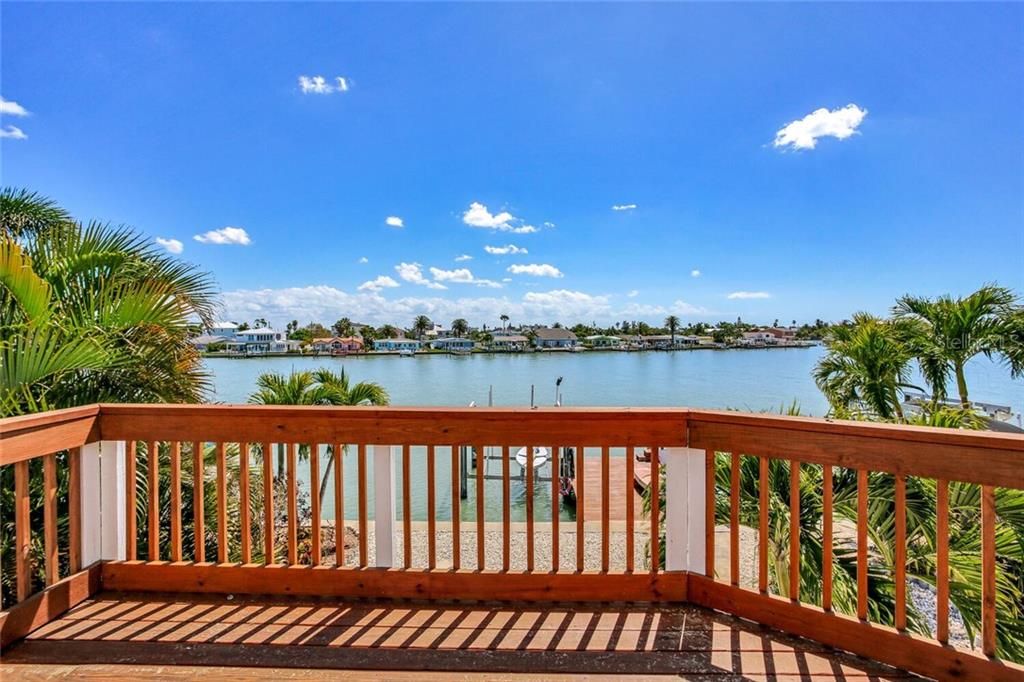 Recently Sold: $1,100,000 (4 beds, 3 baths, 2363 Square Feet)