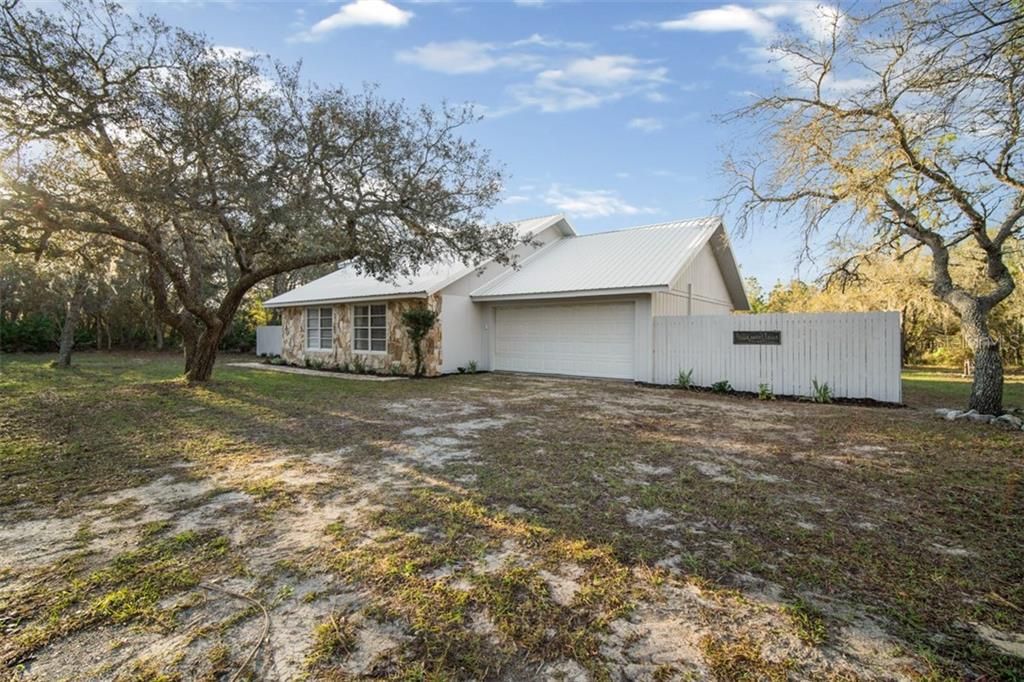 Recently Sold: $289,900 (3 beds, 2 baths, 1755 Square Feet)