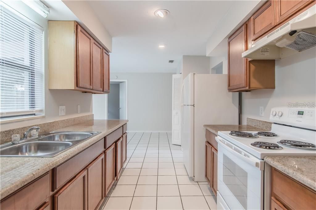 Recently Rented: $1,375 (3 beds, 2 baths, 1338 Square Feet)