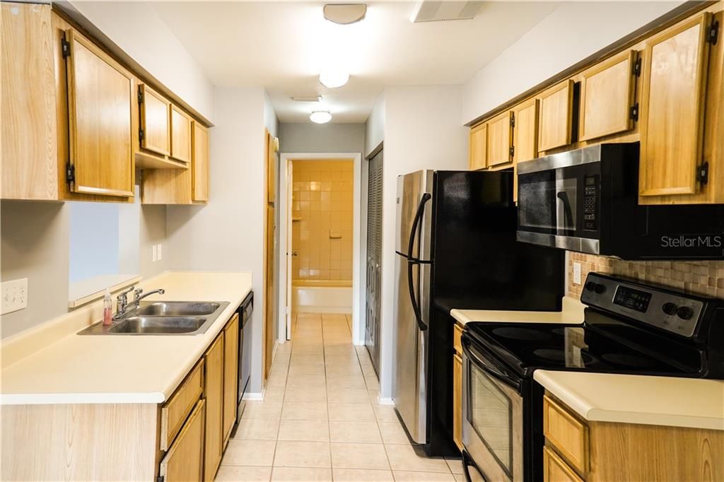 Recently Sold: $135,000 (1 beds, 1 baths, 750 Square Feet)