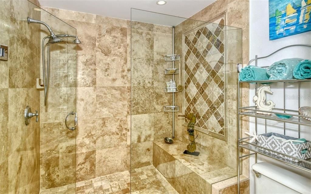 最近售出: $599,000 (2 贝兹, 2 浴室, 1293 平方英尺)