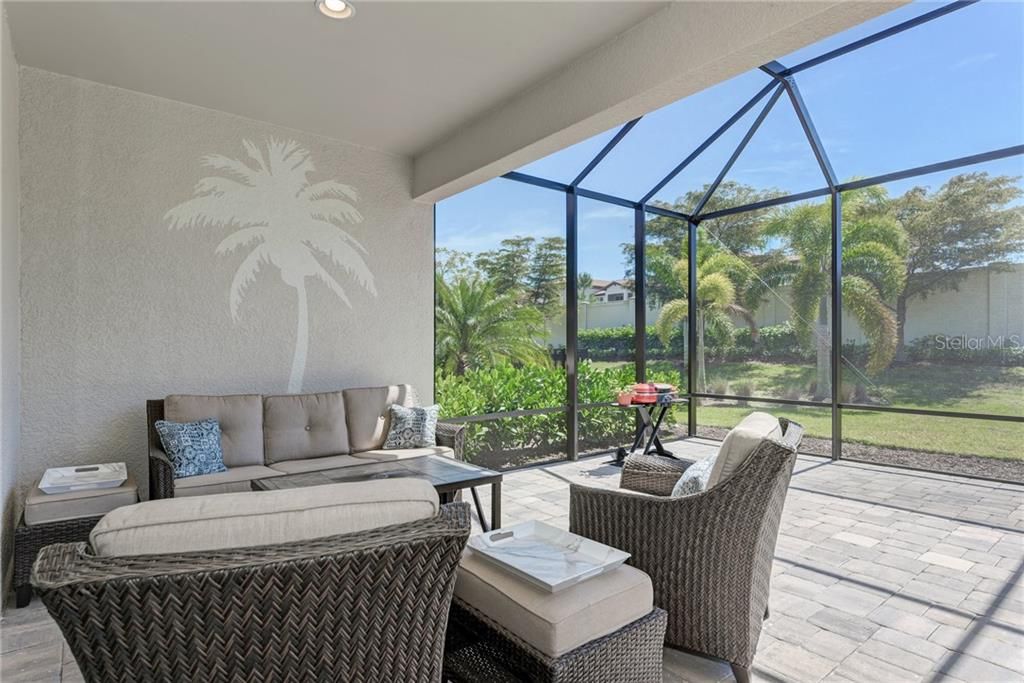 RELAX AND ENJOY TIME ON THE EXTENDED LANAI