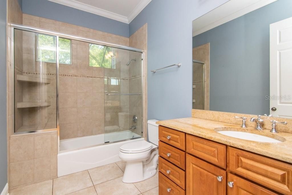 最近售出: $699,900 (3 贝兹, 2 浴室, 2082 平方英尺)