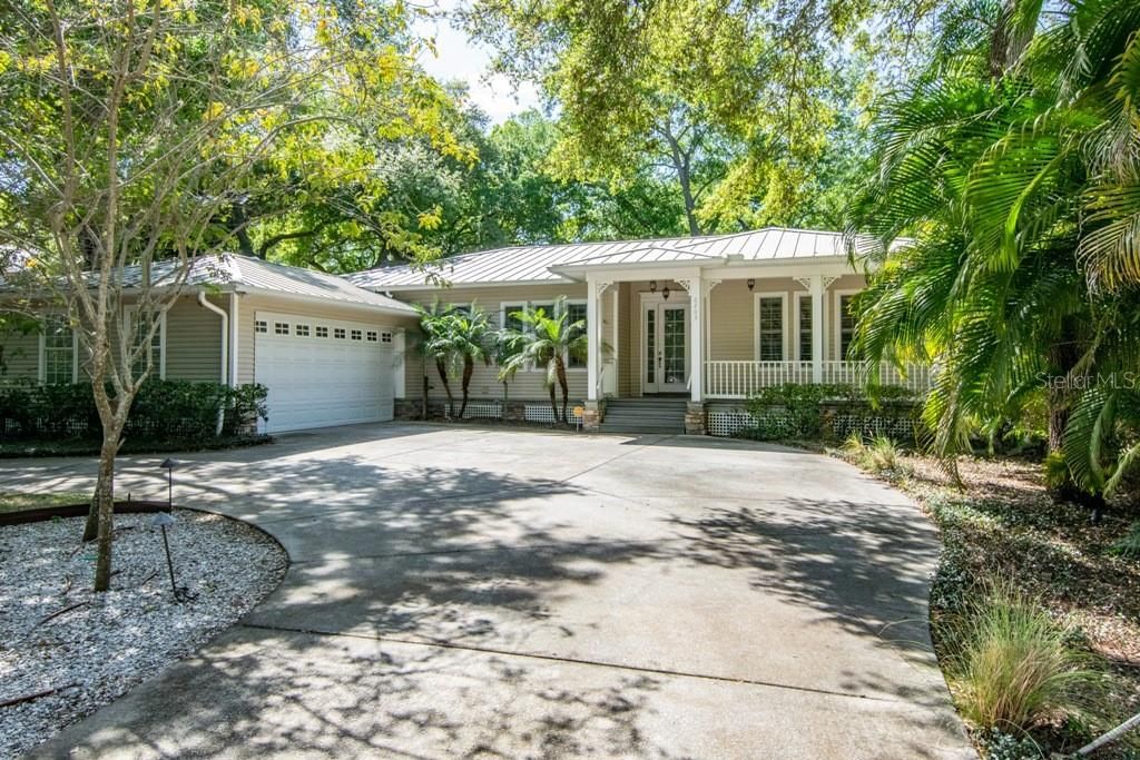 Recently Sold: $699,900 (3 beds, 2 baths, 2082 Square Feet)