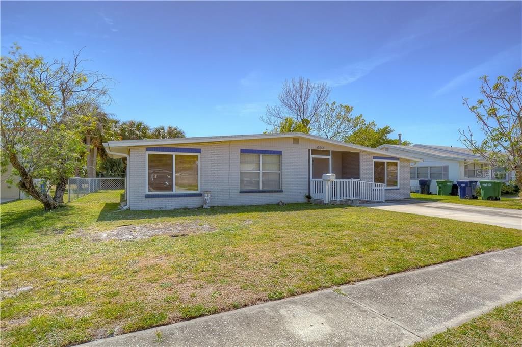 Recently Sold: $275,000 (4 beds, 2 baths, 1400 Square Feet)