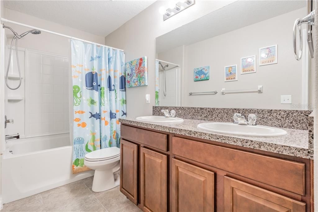 Recently Sold: $325,000 (3 beds, 2 baths, 2186 Square Feet)