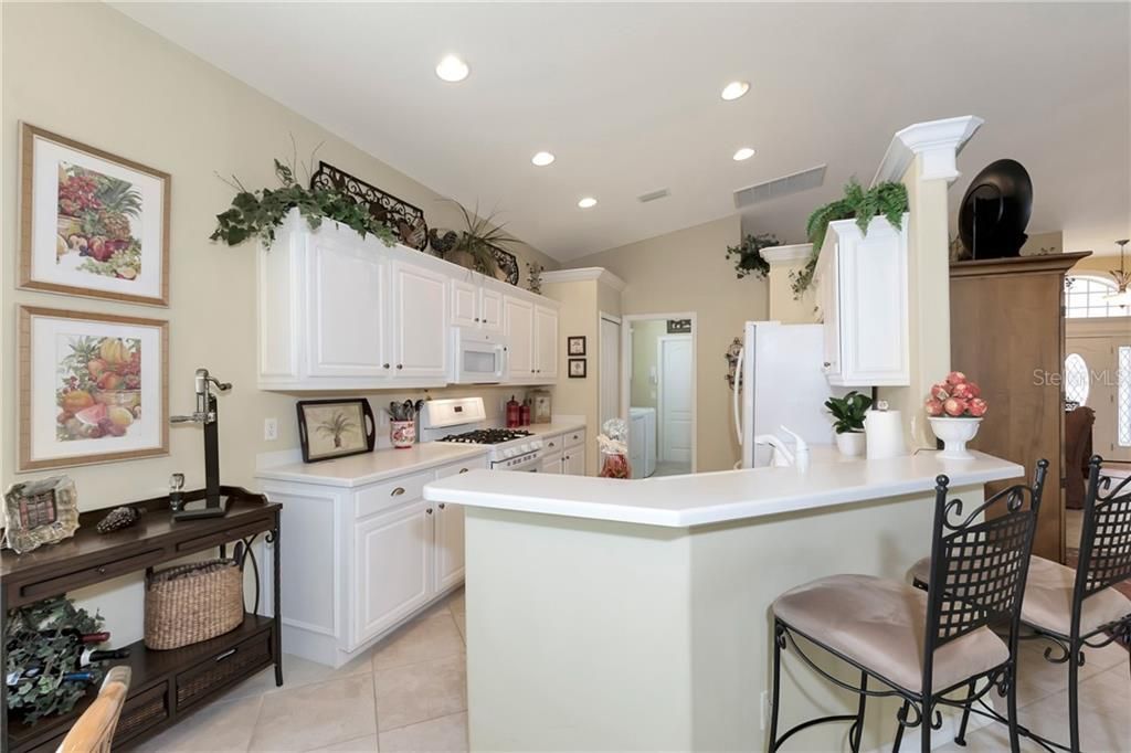 Recently Sold: $359,000 (2 beds, 2 baths, 1698 Square Feet)